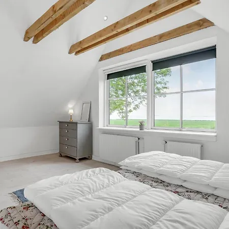 Amazing In With 3 Bedrooms And Wifi Nakskov
