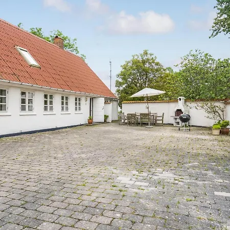 Amazing In With 3 Bedrooms And Wifi Nakskov